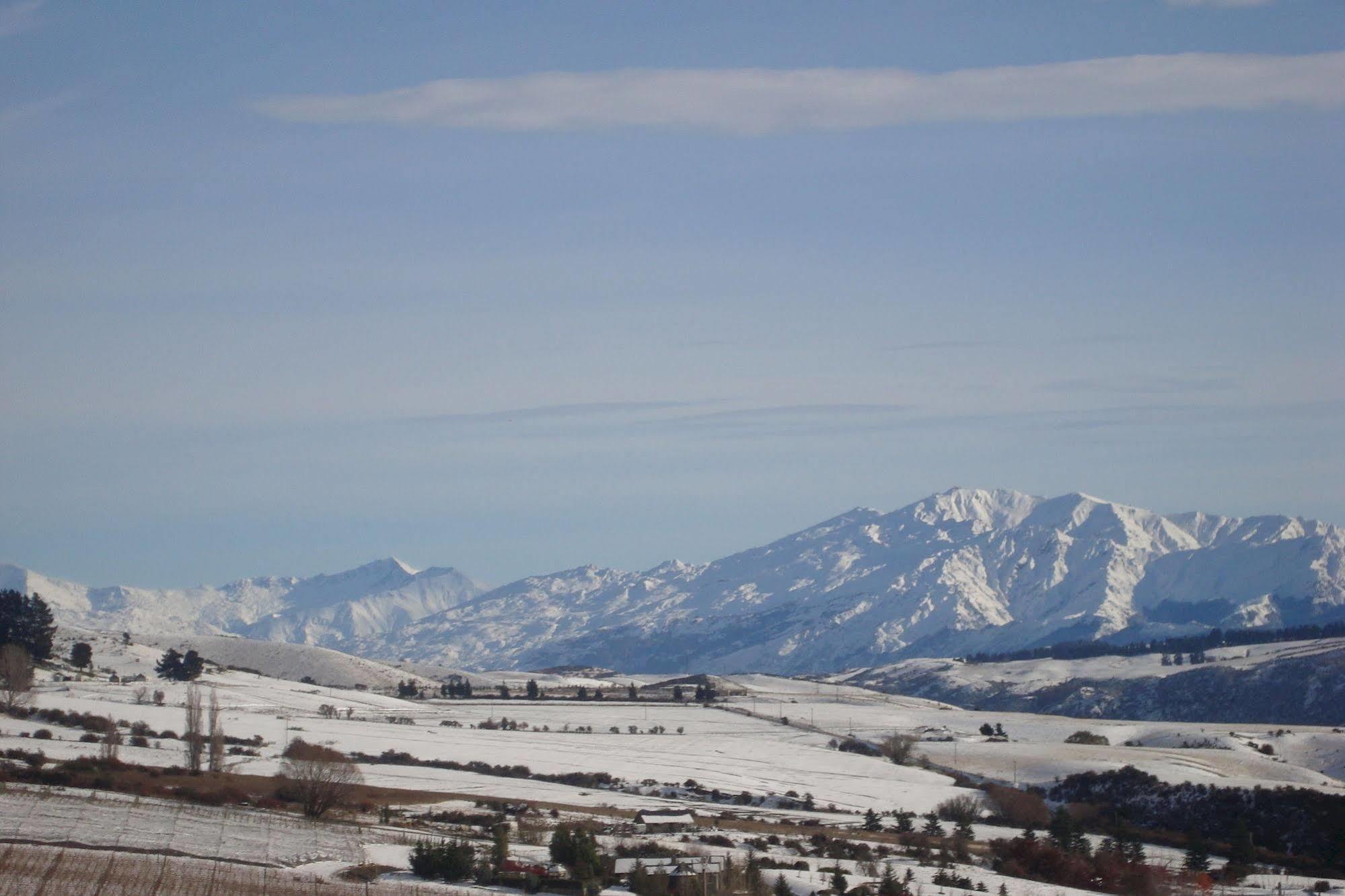 Mt Rosa Lodge Boutique Vineyard Accommodation Уанака Екстериор снимка